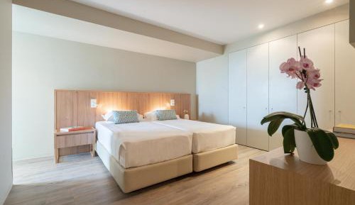 Two-Bedroom Apartment with Sea View