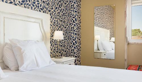 Deluxe Family Suite with Balcony