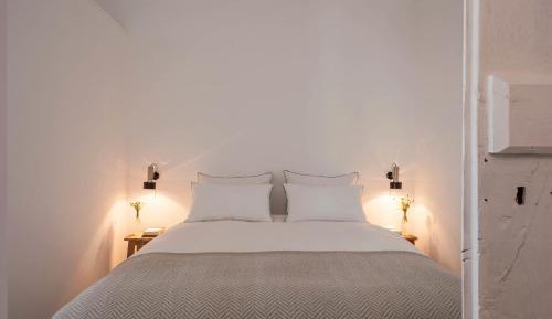 Deluxe King Suite