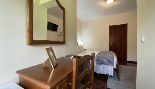 Deluxe Double Room (2 Adults + 1 Child)