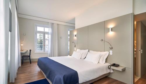 Signature Double or Twin Room with River View 