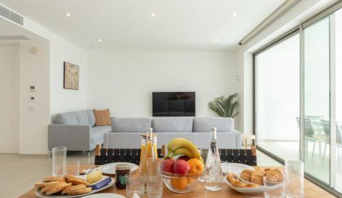 Deluxe Apartment