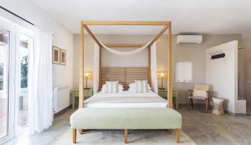 Suite with Pool View