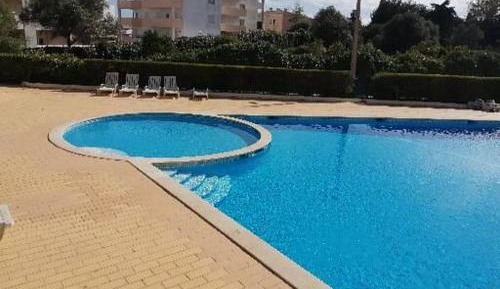 Apartment with Pool View 
