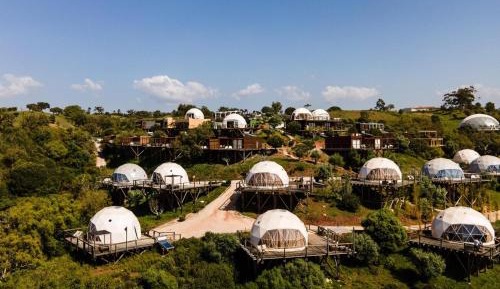 Dome Couple