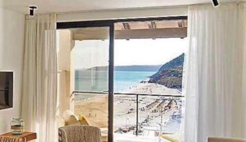 One-Bedroom Apartment with Sea View