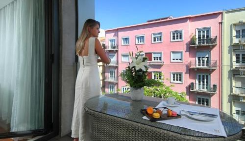 Superior Deluxe Double or Twin Room with Extra Bed