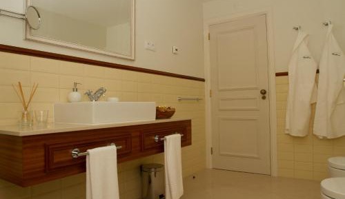 Suite with Pool View