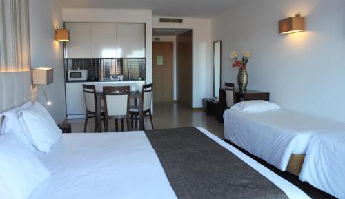 Superior One-Bedroom Apartment (4 Adults) Countryside View
