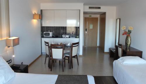 Superior One-Bedroom Apartment (3 Adults) Countryside View
