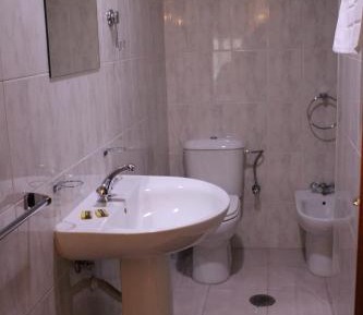 Twin Room with Private Bathroom