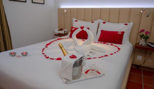 Double Room with Romantic Package 