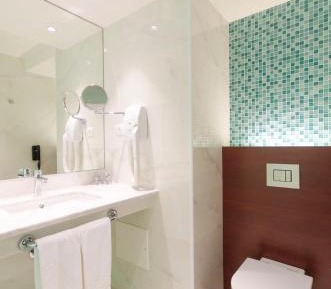 Twin Room (1 Adult + 2 Children)