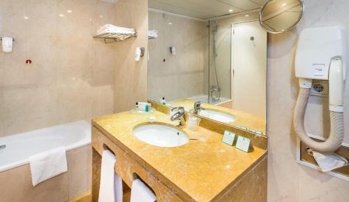 Twin Room with Two Double Beds - Smoking