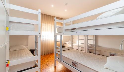 Bunk Bed in Mixed Dormitory Room