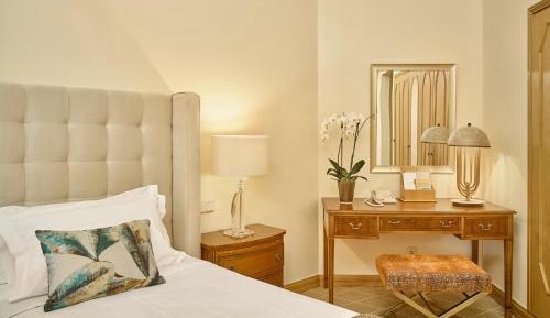 Suite with Garden View