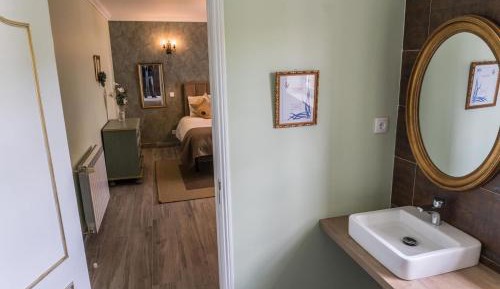 Suite with Pool View
