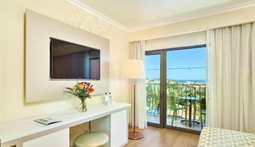 Deluxe Twin Room with Sea View