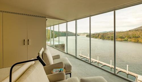 Deluxe Suite with River View