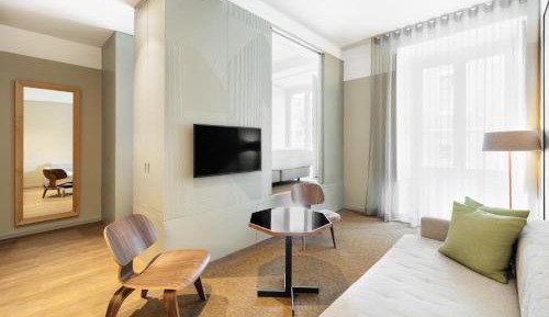 Studio (4 Adults)