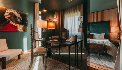Deluxe Suite