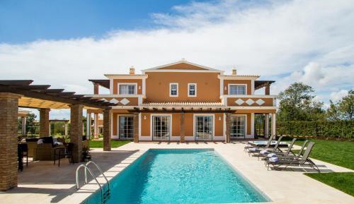 Villa with Private Pool and Hot Tub