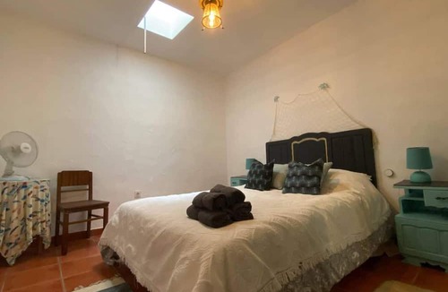 Mourao House | Charming 5-bed House in Granja