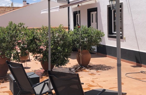 Coruche House | Patio da Villa Guest House