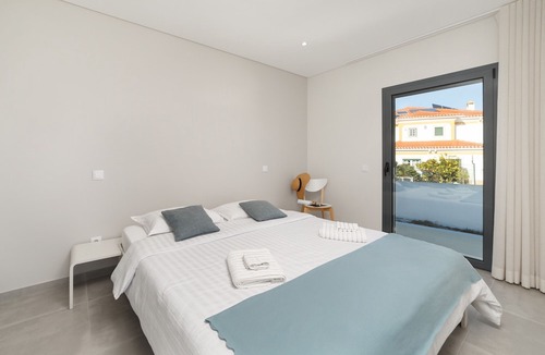 Foz do Arelho Apartment | Lagoa Views- Holiday Apartment SCH 075