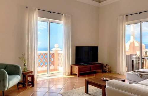 Sao Goncalo House | Ocean 59 by LovelyStay