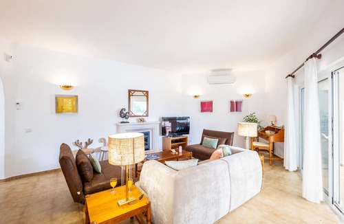 Monte Raposo Villa | Villa Sunshine