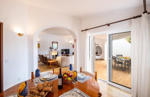 Monte Raposo Villa | Villa Sunshine