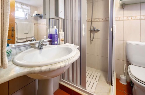 Calheta de Nesquim House | Holiday Home 'Adega Velha' with Sea View, Private Garden and Wi-Fi