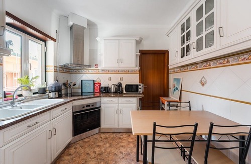 Coimbra House | GuestReady - Wild Stork House