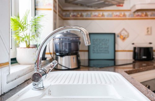 Coimbra House | GuestReady - Wild Stork House