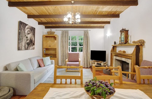 Santana House | Vacation Home "Pico Das Pedras 4 Reset Naturally" with Mountain View, Private Terrace & Wi-Fi