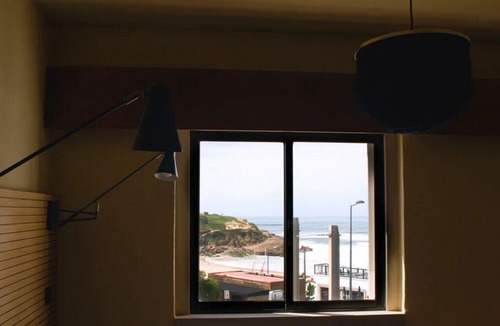 Praia das Macas House | Few Minutes' to Macas Beach! Ocean View, Free Parking, Pets are Welcome!