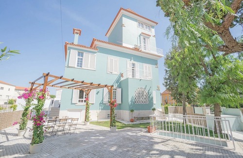 Estoril Hostel | Impact Beach House