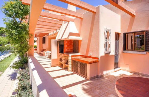 Quarteira Villa | Villa in Vilamoura With Pool Near Beach