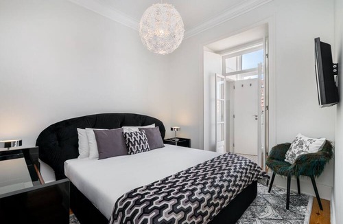Lisbon Old Town Apartment | Prime Location Design Family Apartment
