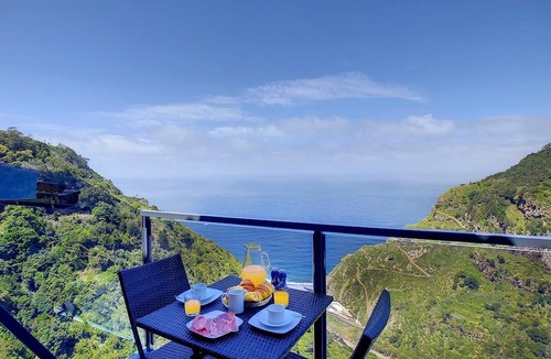 Sao Jorge House | Casa Leão de Ouro by LovelyStay