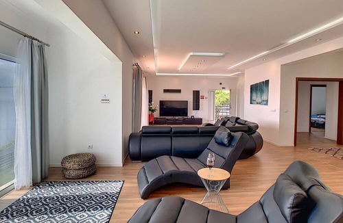 Machico House | Villa Prainha by LovelyStay