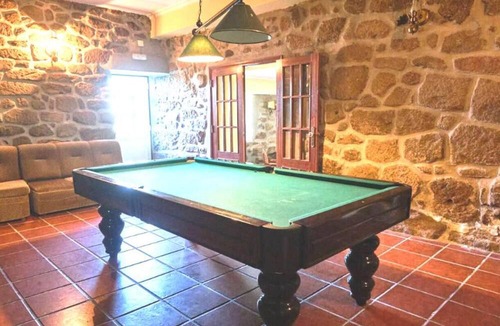 Vila Ruiva Cottage | 19th Centry Farmhouse Getaway - Sleep 12-14 W/pool