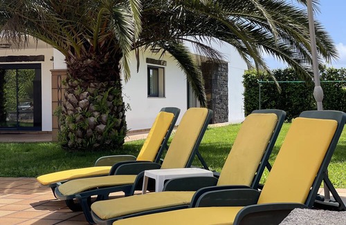 Ponta Delgada Ski Chalet | Luxury villa with ample spaces, garden and swimming pool.