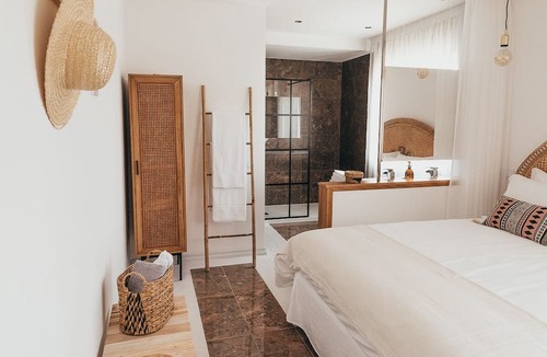 Sao Pedro de Muel Bed & Breakfast | Joy Beach House