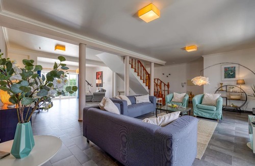 Ribamar House | Villa Casa Branca I Spacious Retreat for 12p