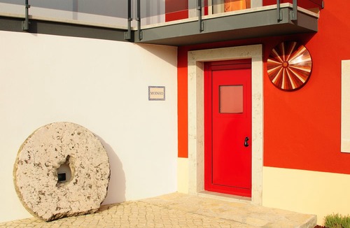 Cadaval Bed & Breakfast | Artvilla