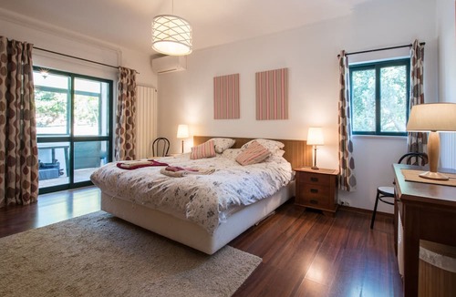 Quelfes Villa | Casa Josephine by Portucasa