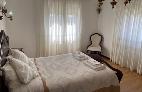 Sapataria House | Holiday Home 'Quinta do Carvalheiro' with Mountain View, Private Pool and Wi-Fi