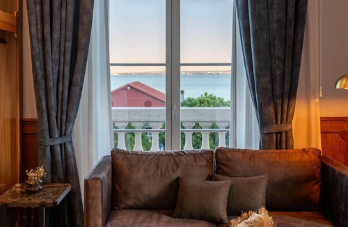 Santa Engracia Hotel | The Editory Riverside Hotel, an Historic Hotel